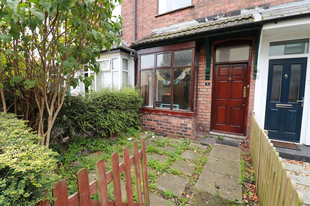 Property photo 1 of 10 Front Garden