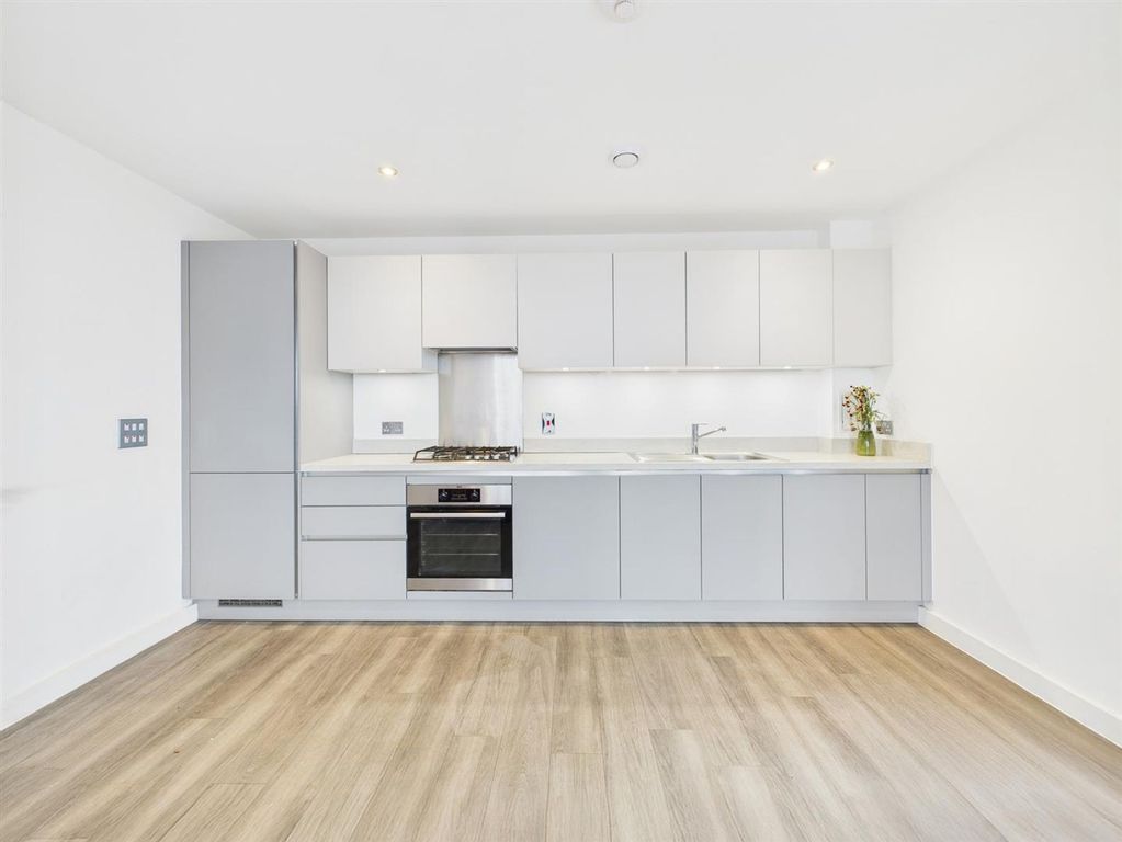 Property photo 3 of 12 Cam02861G0-Pr0525-Still008.Jpg