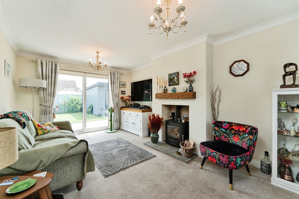 Property photo 2 of 17