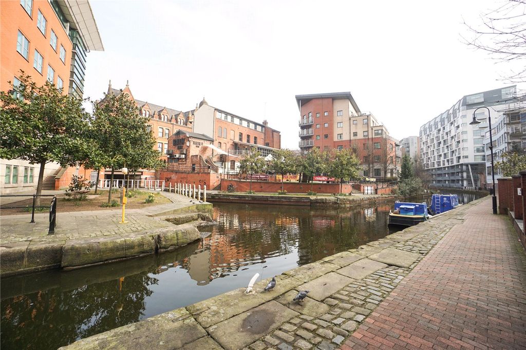 Property photo 3 of 15 Photo 11