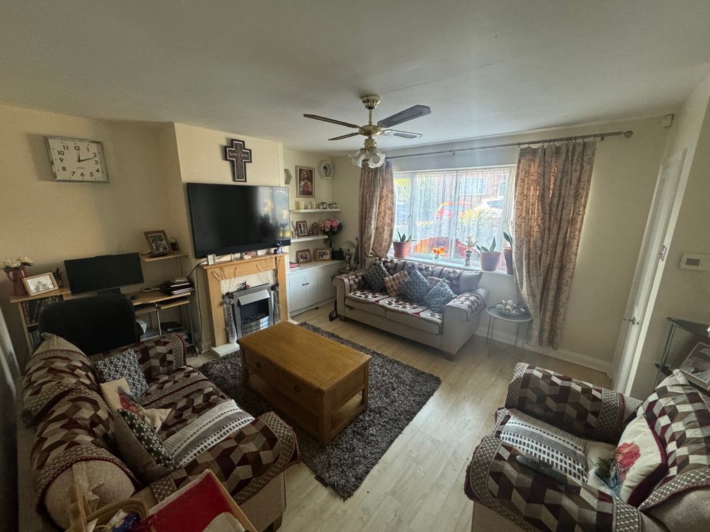 Property photo 2 of 11 Media Image 01