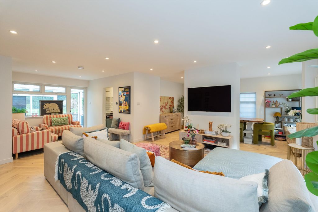 Property photo 2 of 20 Image