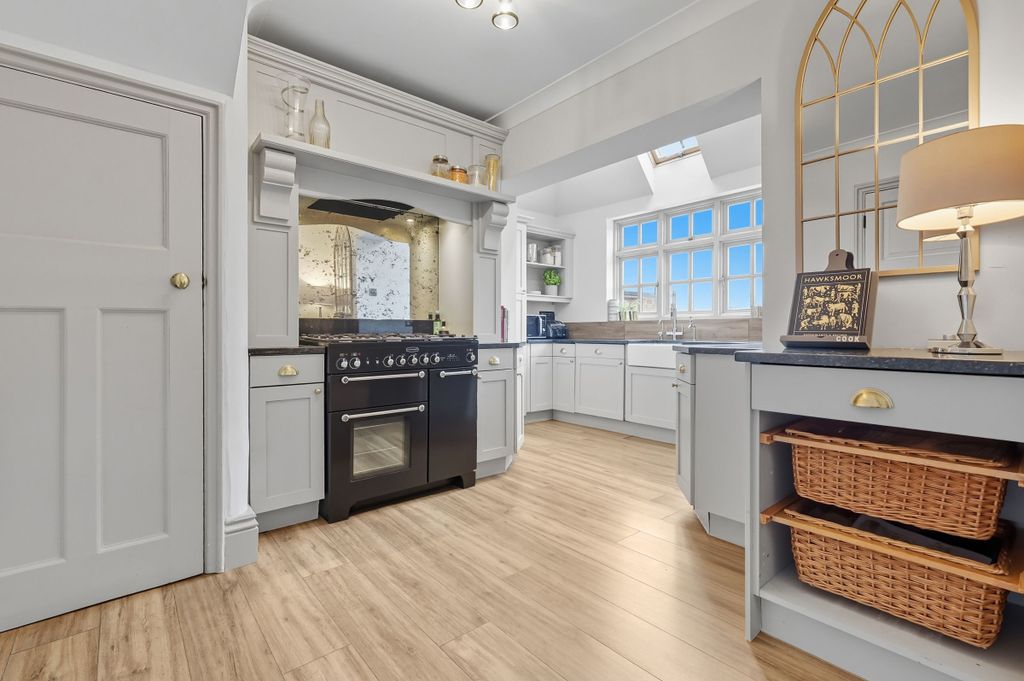 Property photo 3 of 50