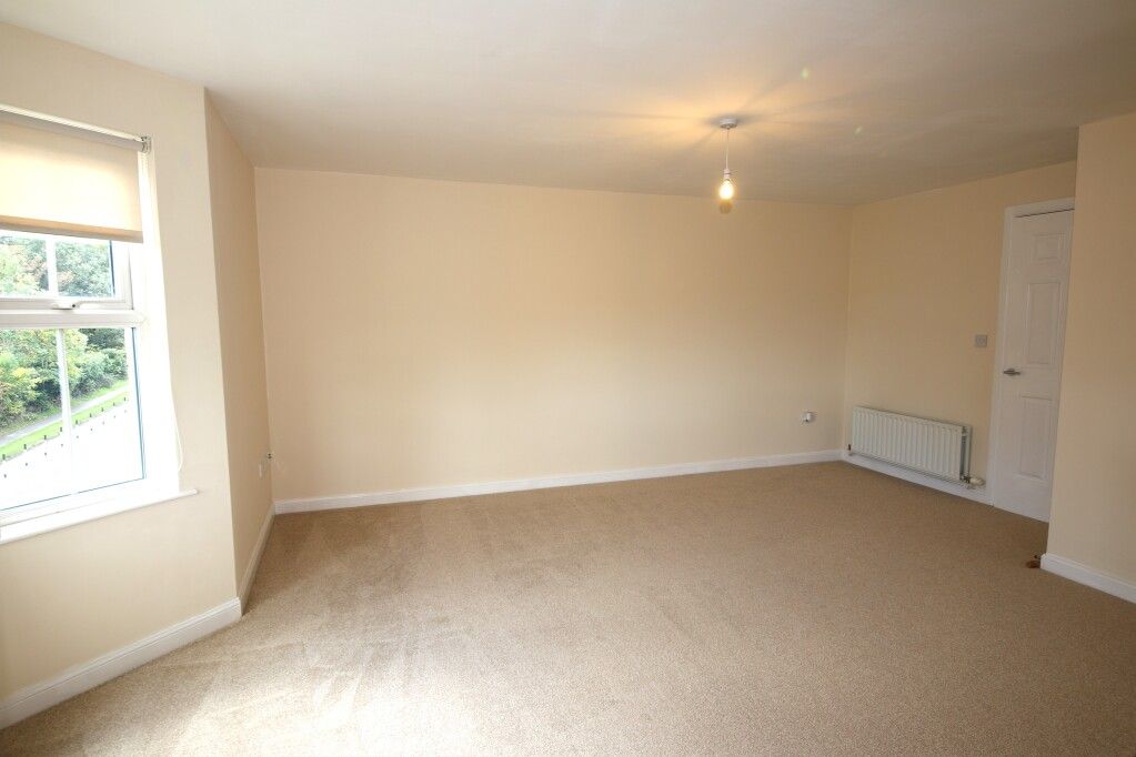 Property photo 3 of 8 Picture No. 06