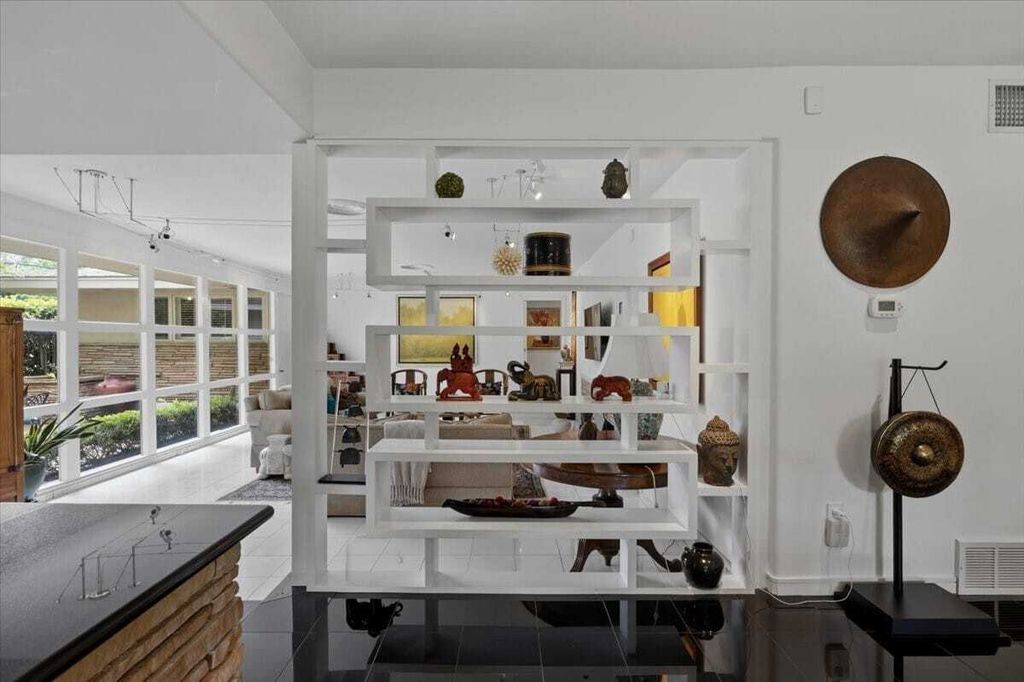 Property photo 3 of 17 <Alttext/>