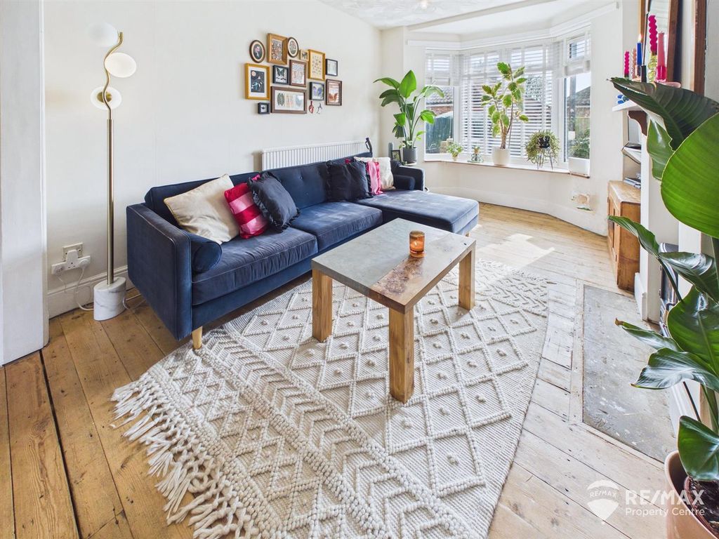 Property photo 3 of 27 Cam02842G0-Pr0343-Still017.Jpg