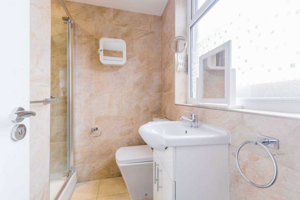 Property photo 2 of 3