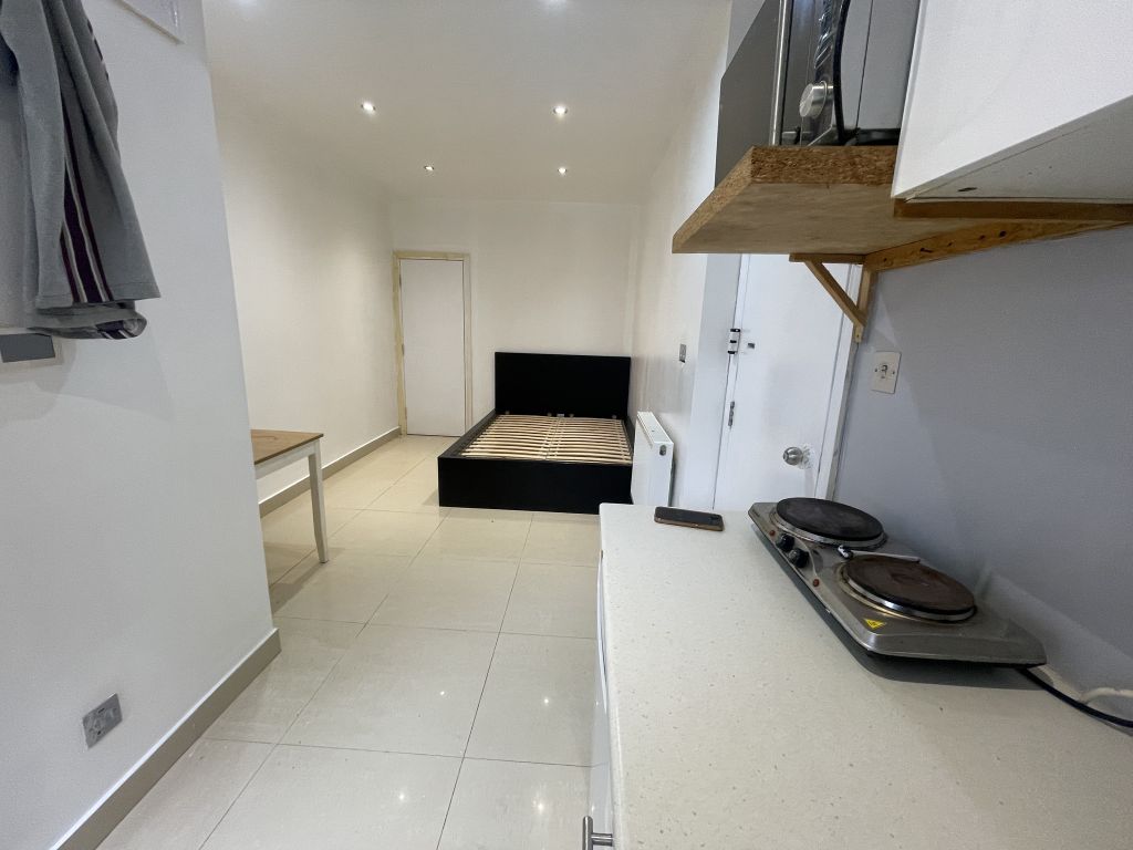 Property photo 1 of 3