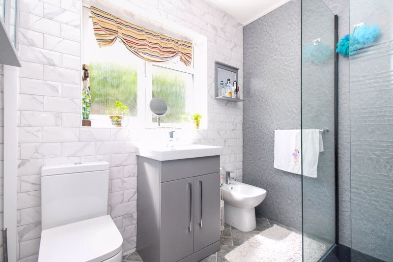 Property photo 3 of 14 Shower Room