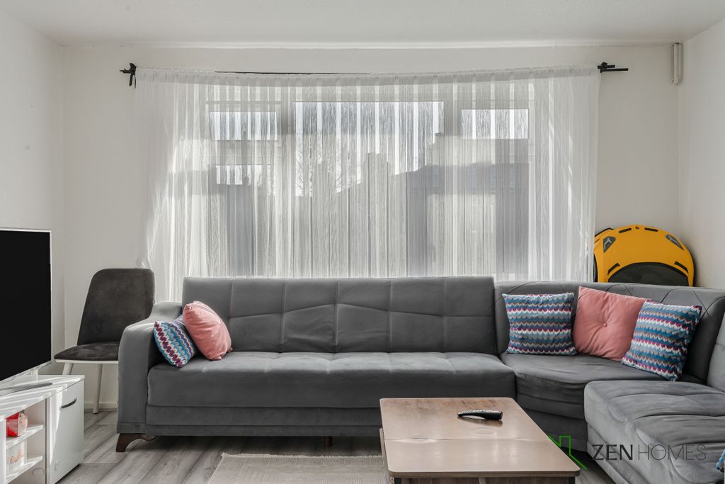 Property photo 3 of 14