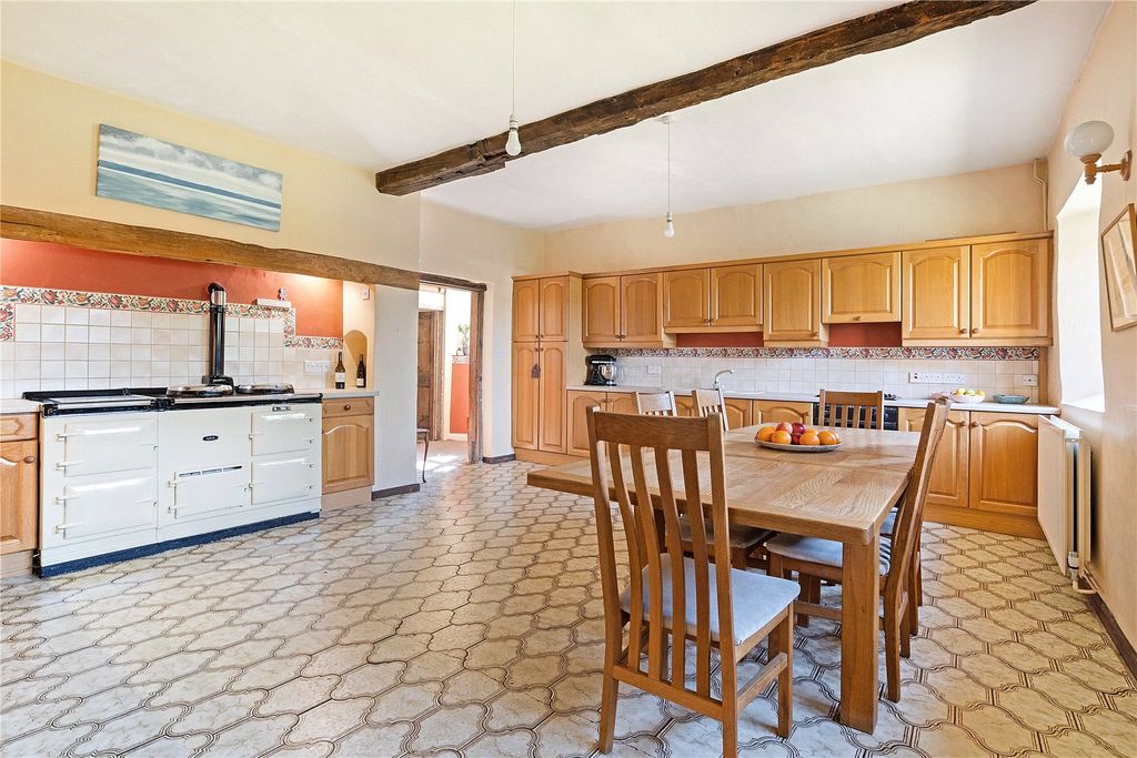 Property photo 2 of 17 Picture No. 39