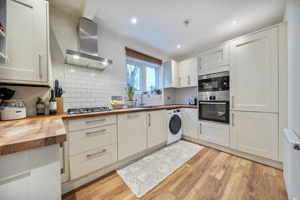 Property photo 3 of 17 1408500-9-698B7B0...