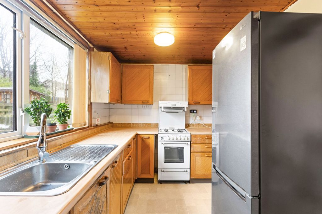 Property photo 3 of 20 Kitchen