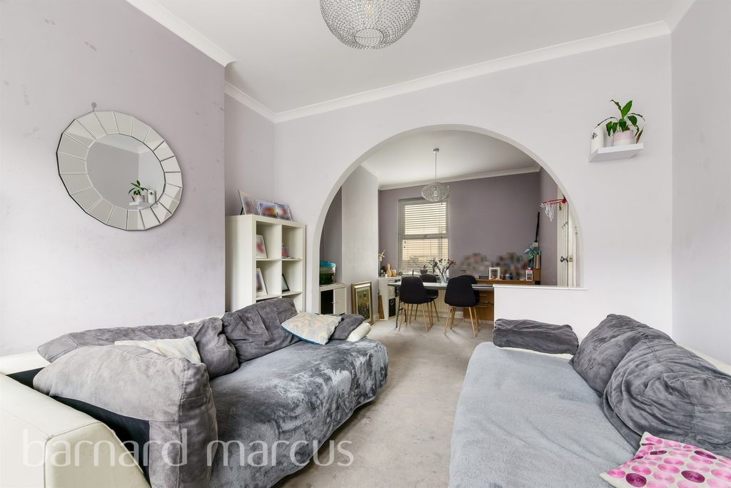 Property photo 3 of 12