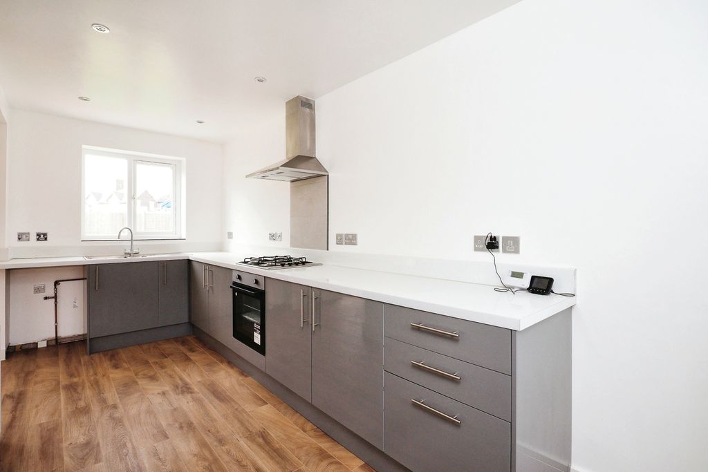 Property photo 2 of 16 Kitchen