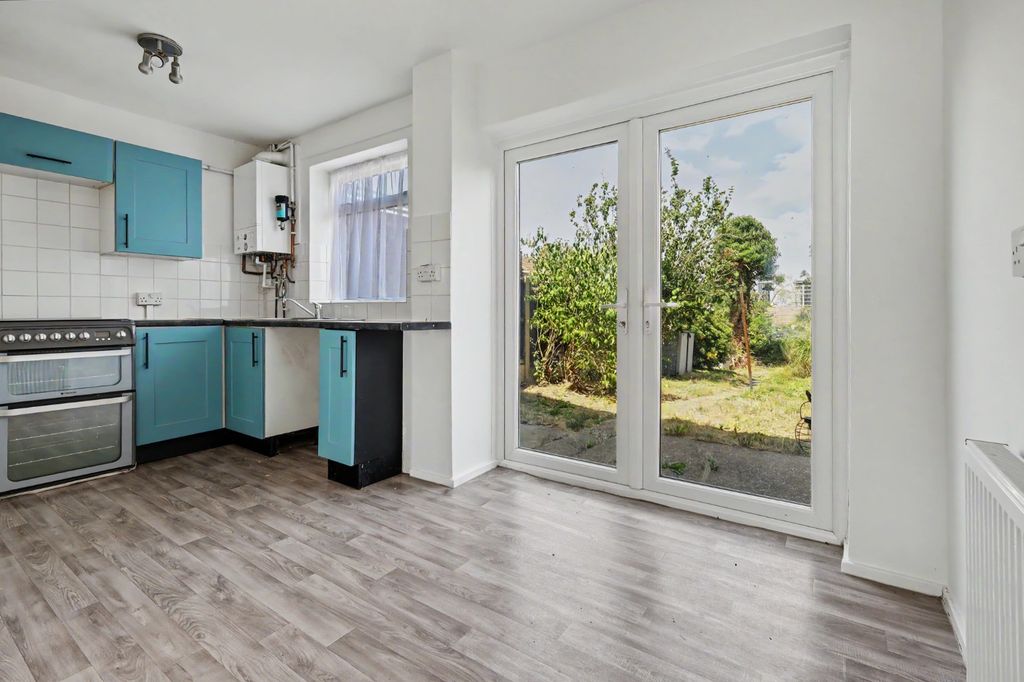 Property photo 2 of 14 5320854
