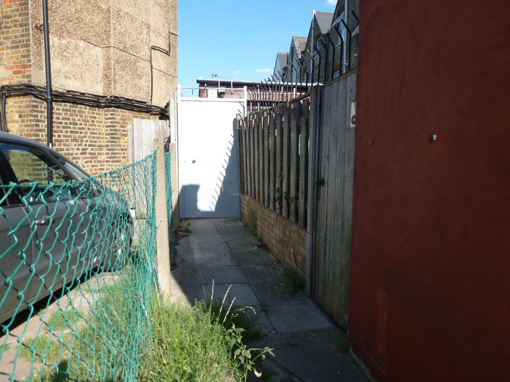 Property photo 3 of 8