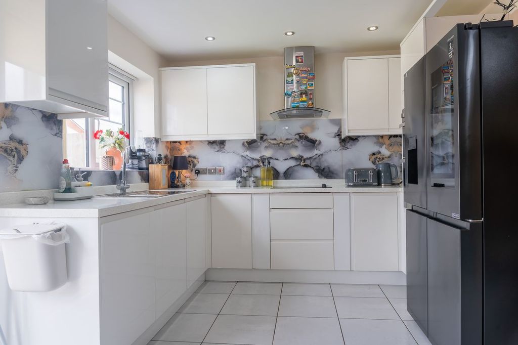 Property photo 2 of 15 Kitchen