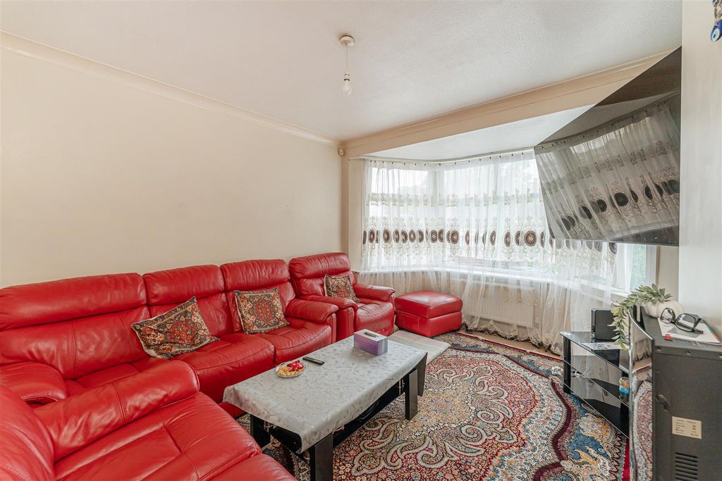 Property photo 2 of 20
