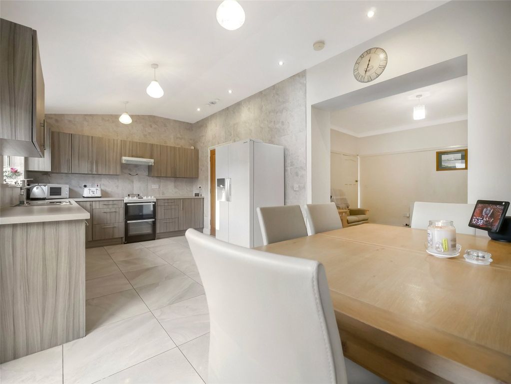 Property photo 2 of 18 Picture No. 06