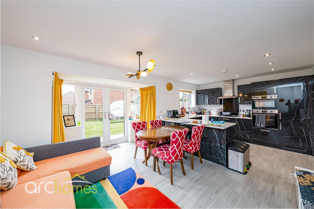 Property photo 3 of 33 Westland-10.Jpg
