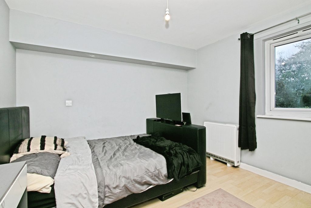 Property photo 3 of 12 Photo