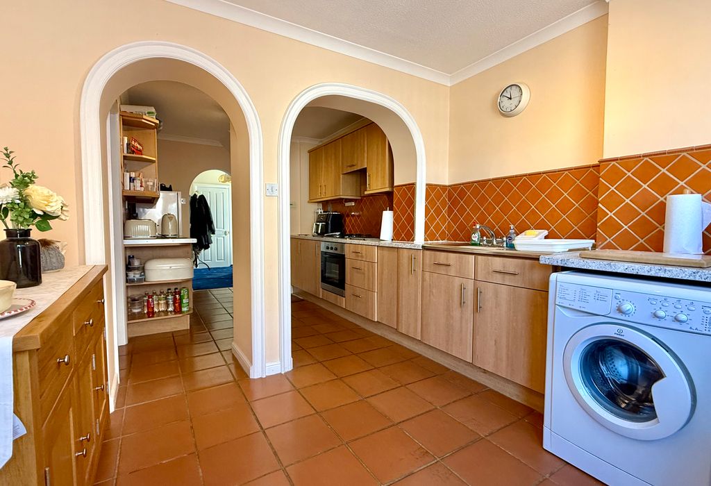 Property photo 3 of 18