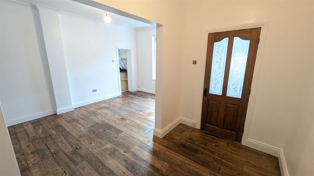 Property photo 2 of 11 Pxl_20251222_140041836.Jpg