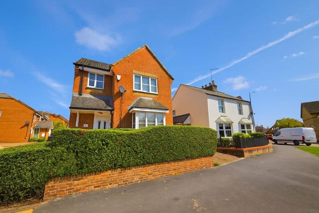 Property photo 1 of 12 External