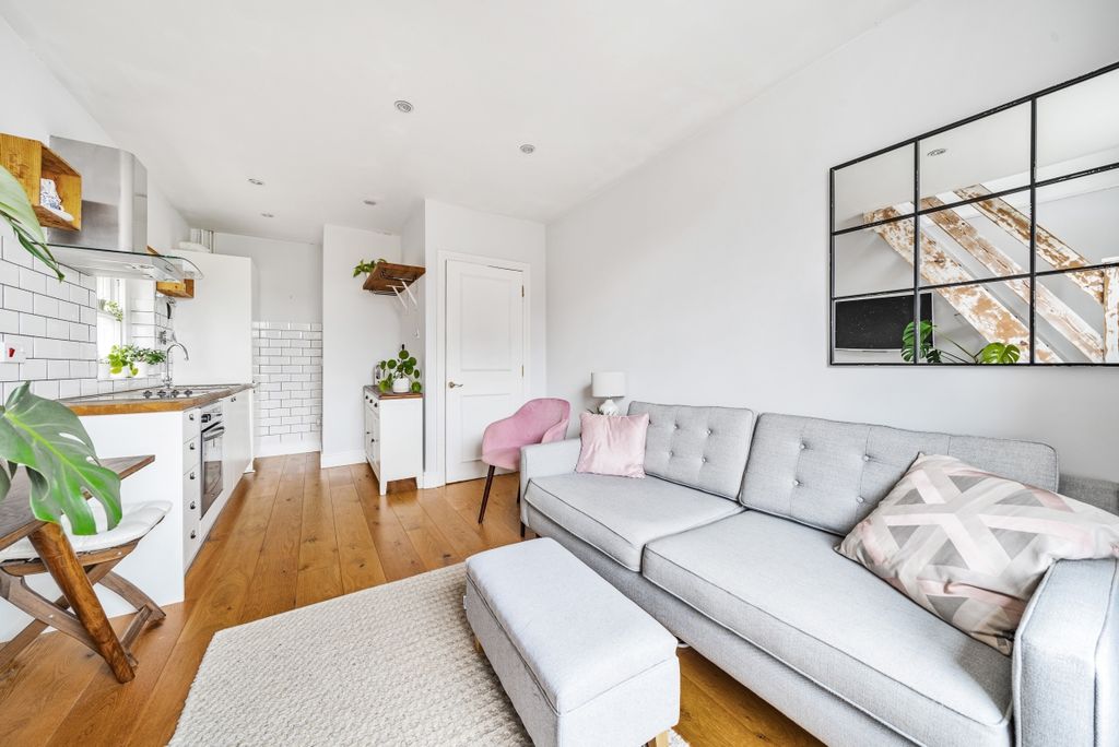 Property photo 3 of 6 1013577 (3)