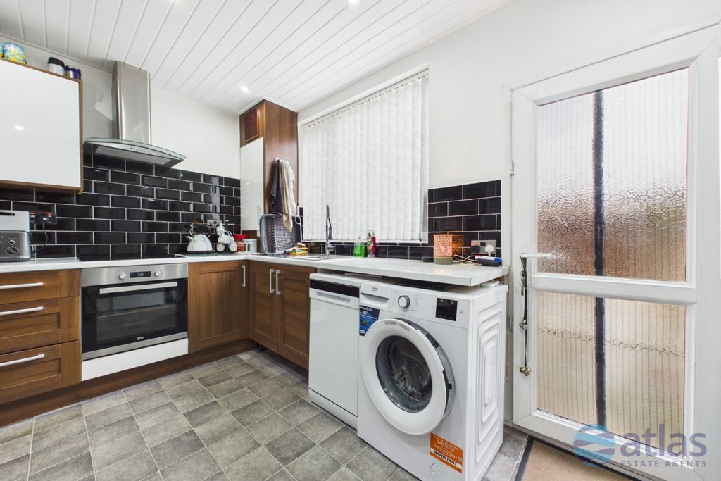 Property photo 3 of 16 Kitchen
