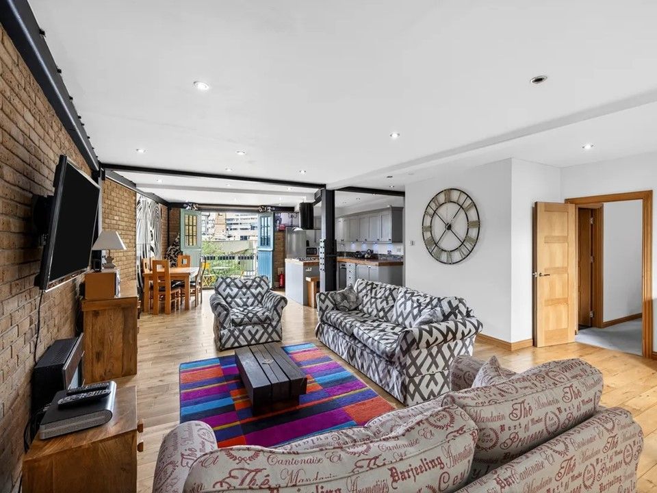 Property photo 1 of 39
