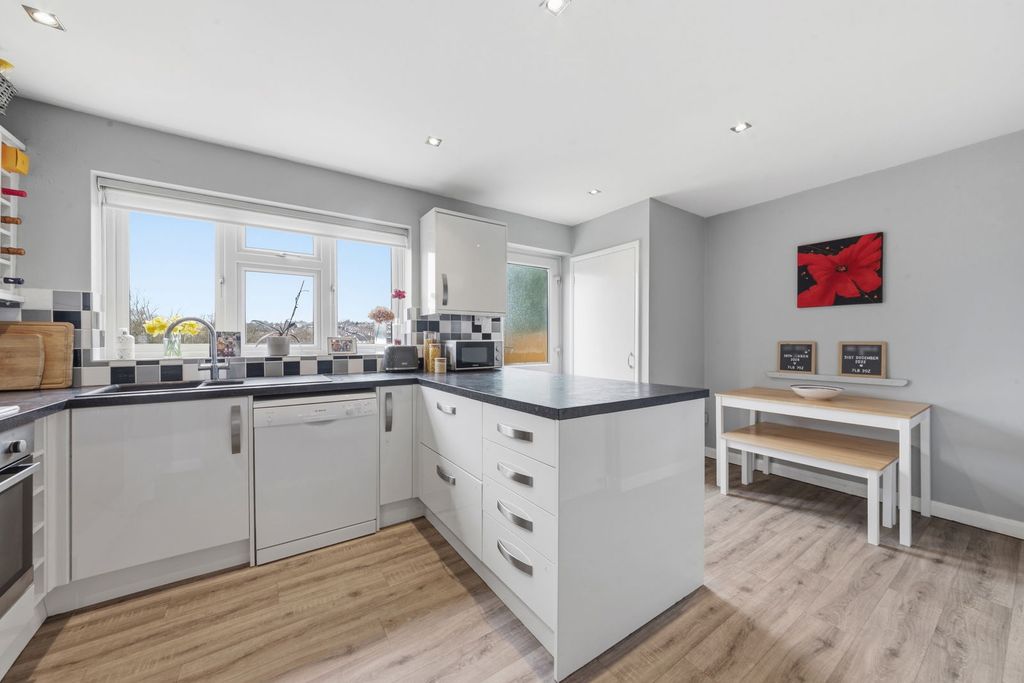 Property photo 3 of 22