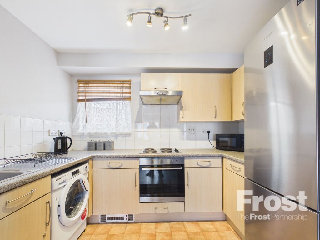 Property photo 3 of 7 Kitchen