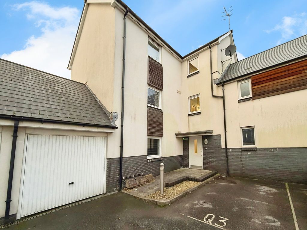 Property photo 3 of 20