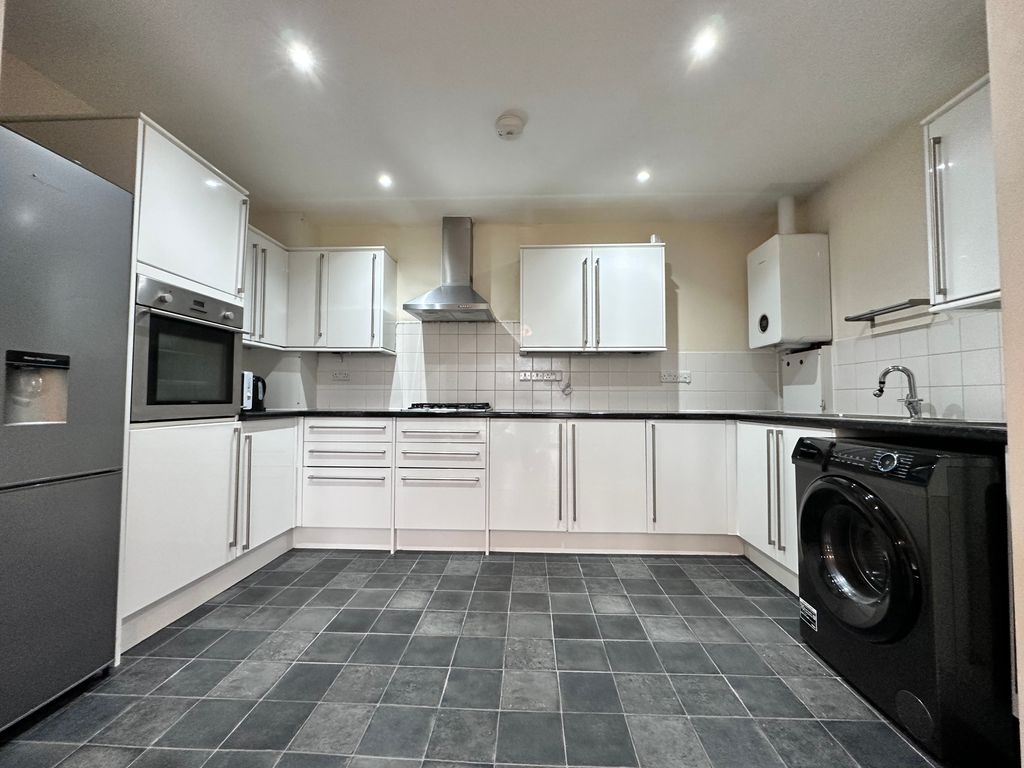 Property photo 3 of 22 Image