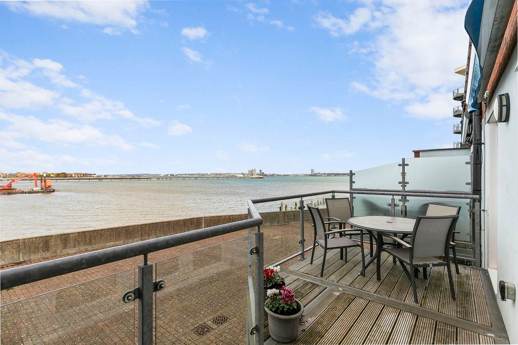 Property photo 3 of 26