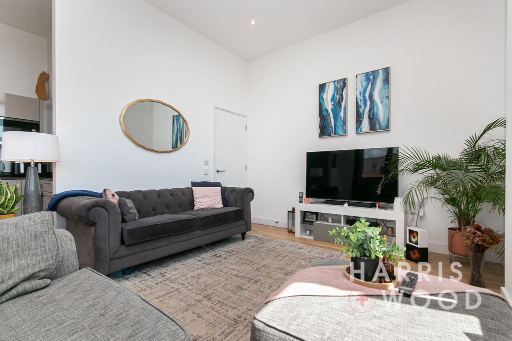 Property photo 3 of 37 4207633