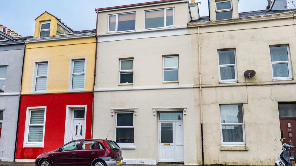 Property photo 1 of 17