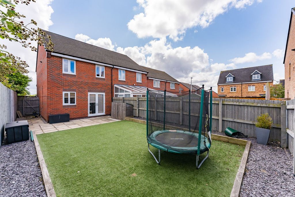 Property photo 2 of 22