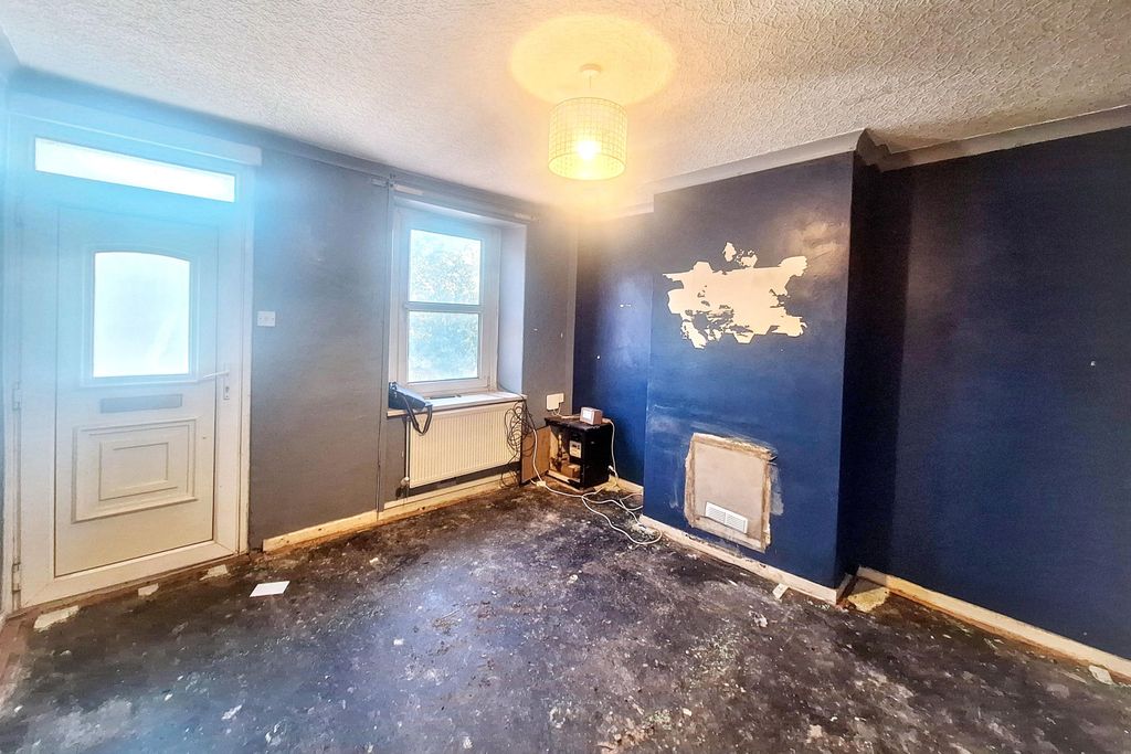 Property photo 2 of 14 17 Keekle Terrace, Cleator Moor, Cumbria, Ca25 5Rq