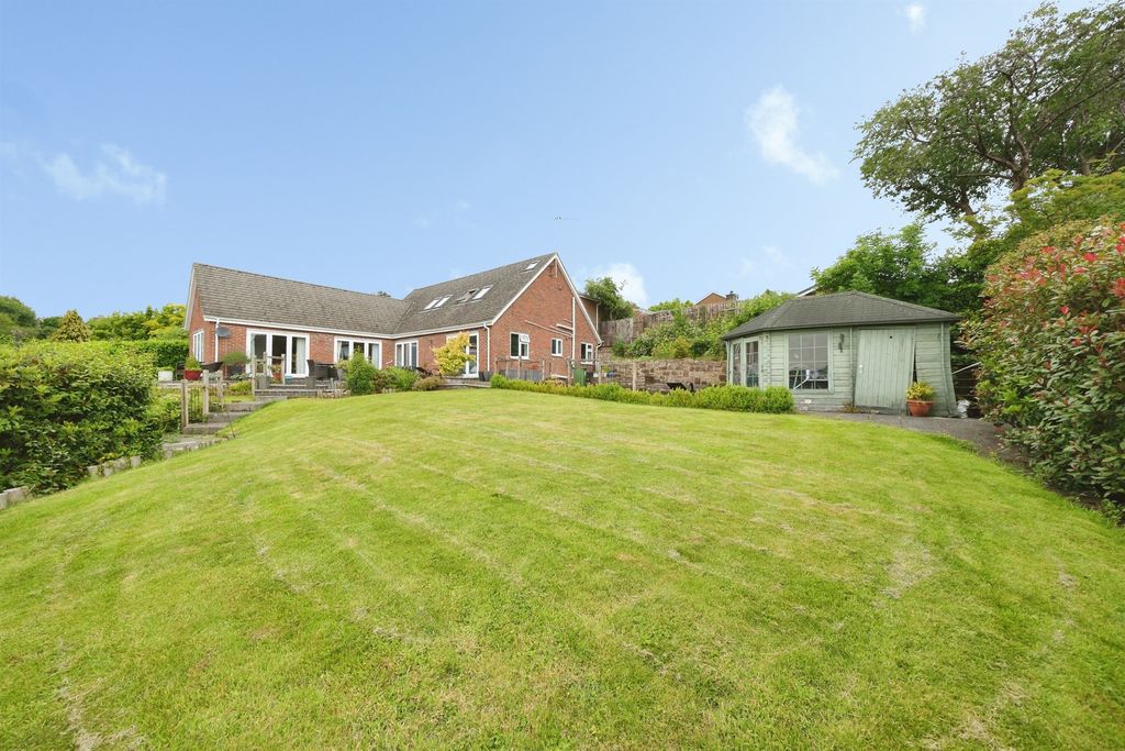 Property photo 1 of 28