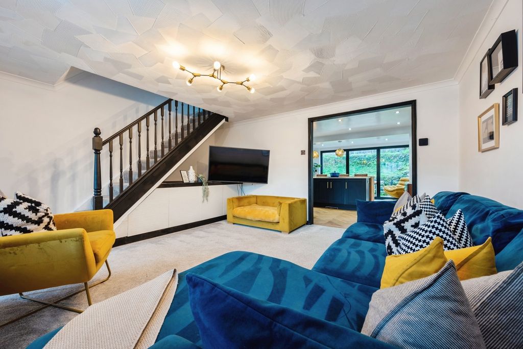 Property photo 2 of 17 Photo