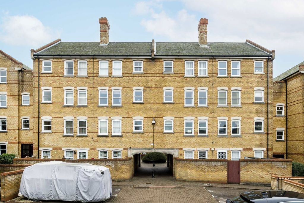 Property photo 1 of 6