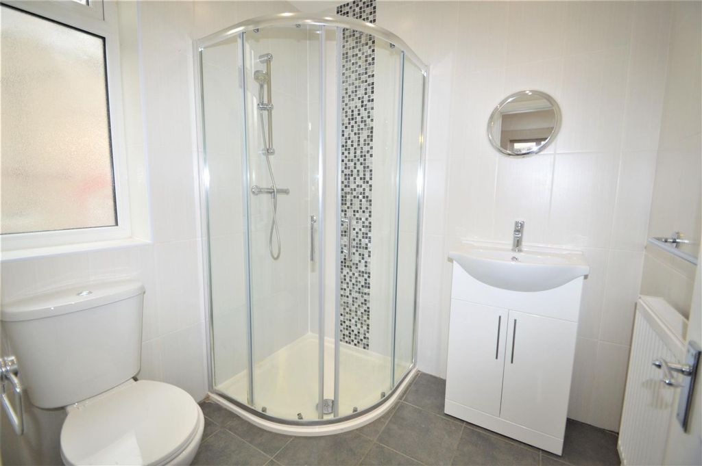 Property photo 2 of 3 Bathroom