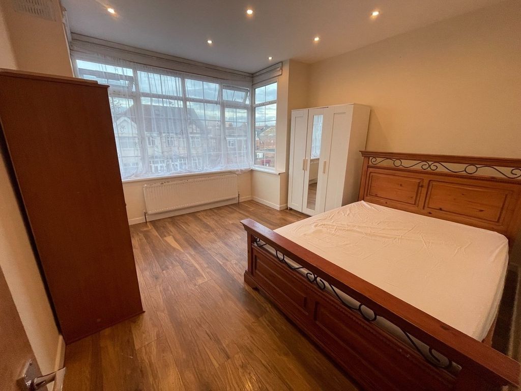 Property photo 1 of 7 4681050