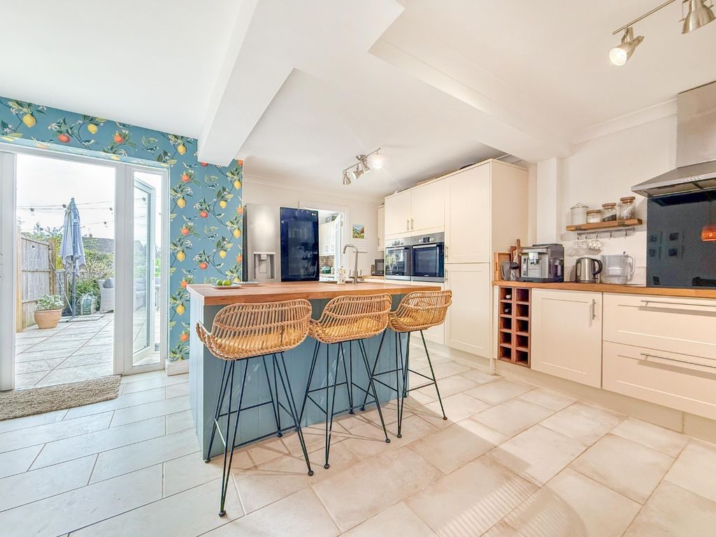 Property photo 2 of 21 5132325