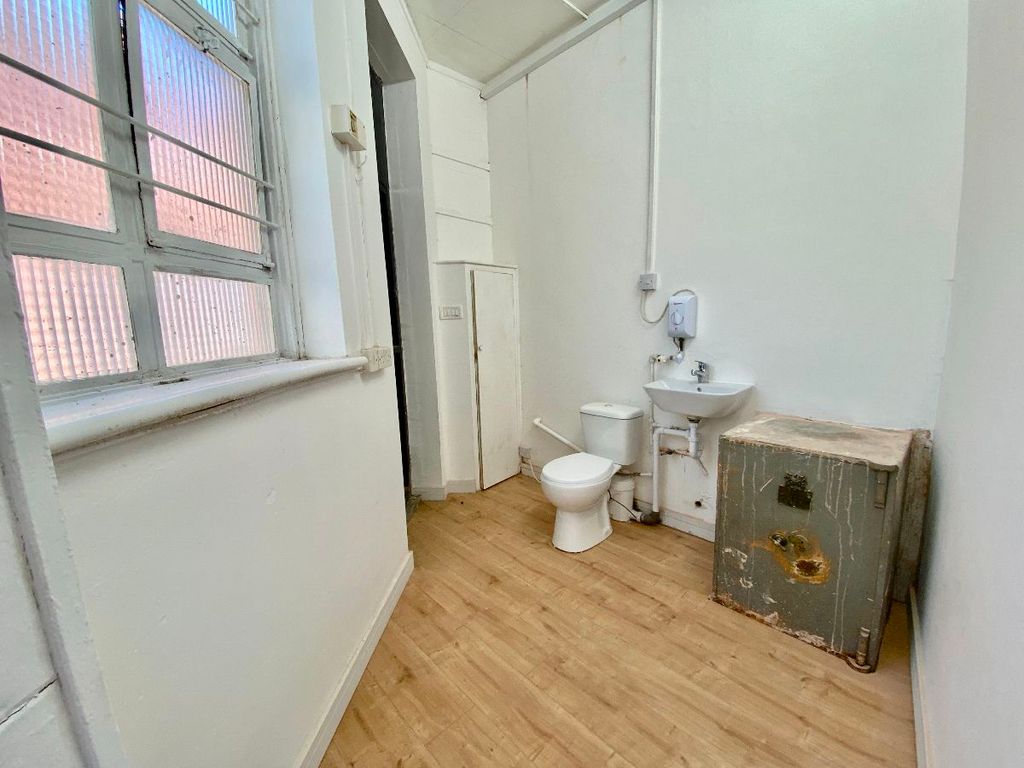 Property photo 3 of 4