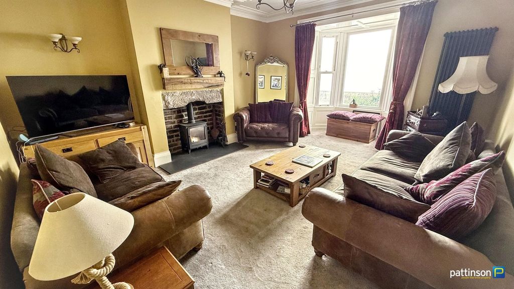 Property photo 3 of 57