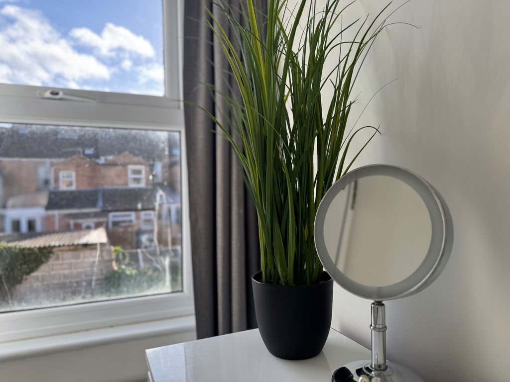 Property photo 2 of 19 Image